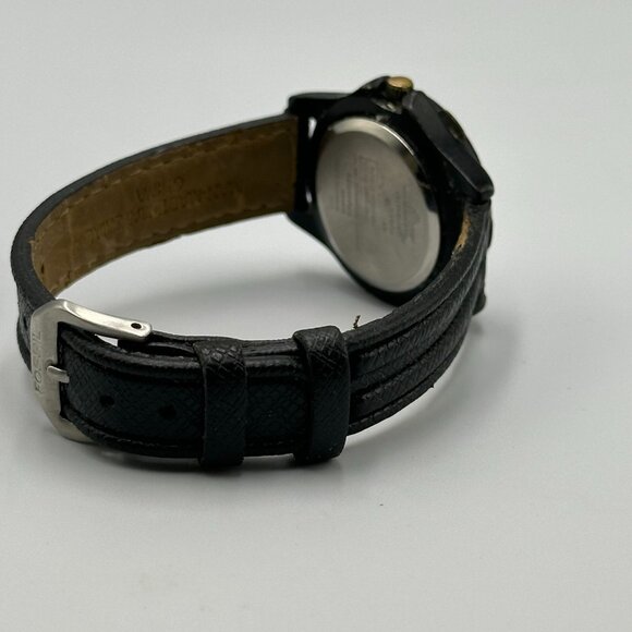 Wile E. Coyote Fossil Watch Men Black Round Dial 29MM Leather Band New Battery - Picture 11 of 15